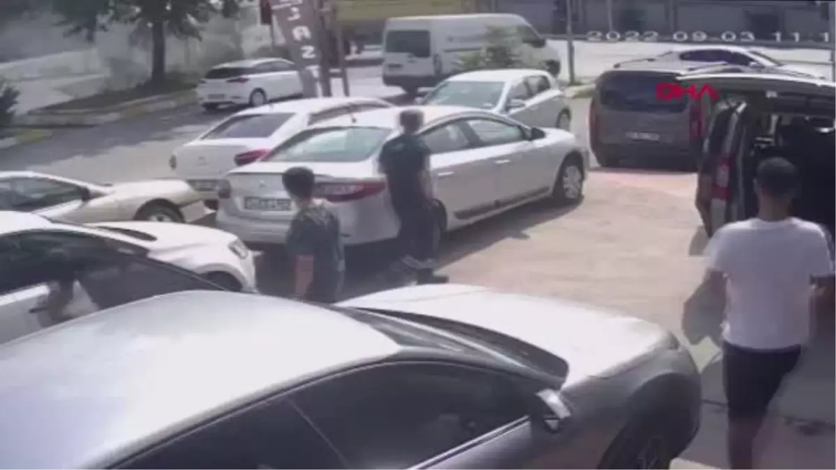 İSTANBUL-SANCAKTEPE\'DE İKİ KAMYONUN ÇARPIŞTIĞI KAZA KAMERADA