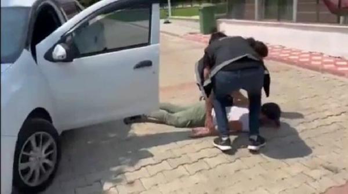 İzmir\'de uyuşturucu operasyonlarında 3 kişi tutuklandı