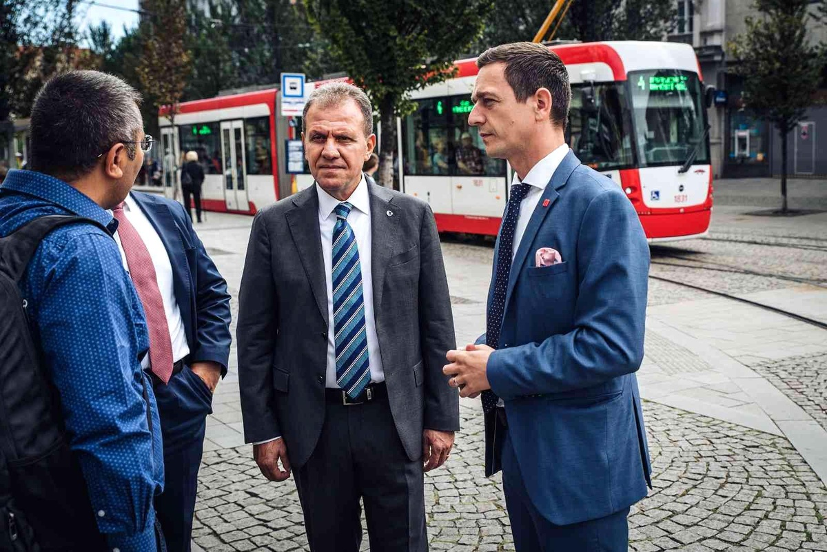 Vahap Seçer, \'Kardeş Şehir\' Güney Moravya\'yı Ziyaret Etti