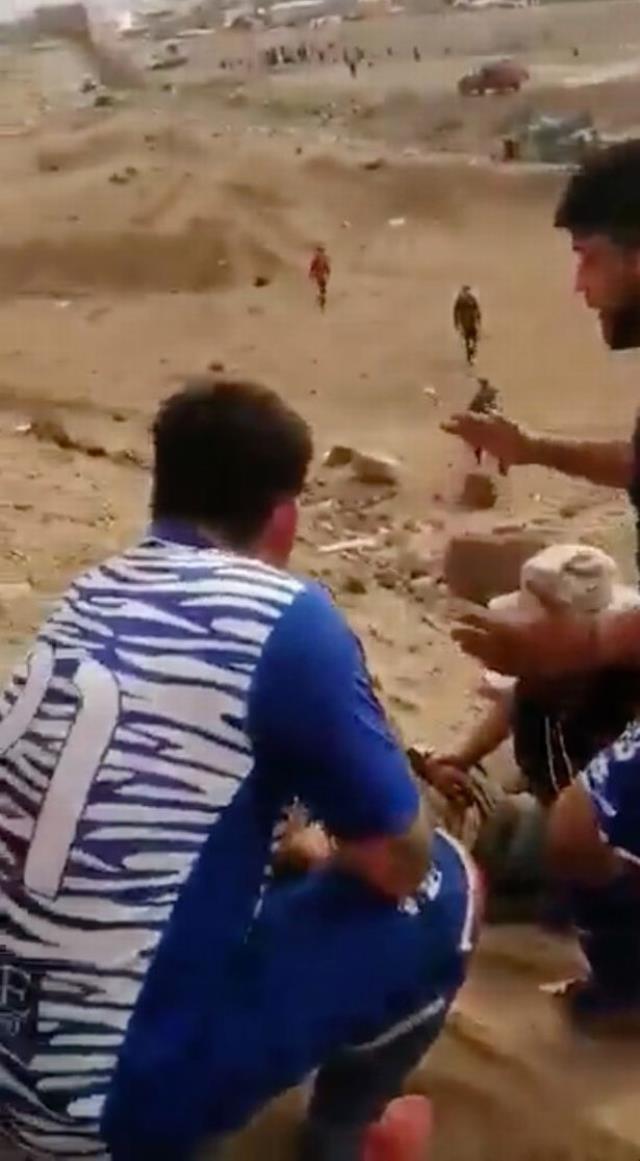 Kırmızı kart gösteren hakemi uçurumdan aşağı attılar! Fotoğraflar hayli ürkütücü Kırmızı kart gösteren hakemi uçurumdan aşağı attılar! Fotoğraflar hayli ürkütücü