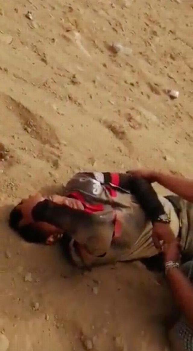 Kırmızı kart gösteren hakemi uçurumdan aşağı attılar! Fotoğraflar hayli ürkütücü Kırmızı kart gösteren hakemi uçurumdan aşağı attılar! Fotoğraflar hayli ürkütücü