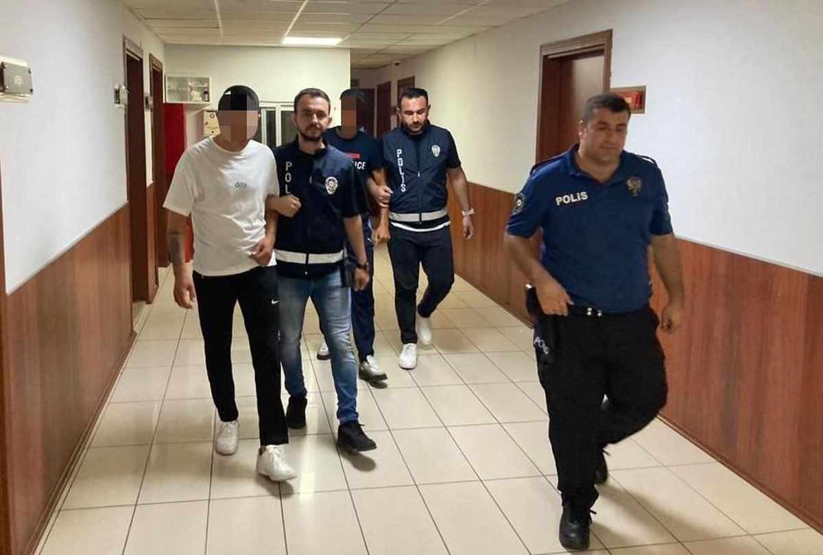 Kocaeli\'de bir kişiyi silahla yaralayan 2 zanlı tutuklandı