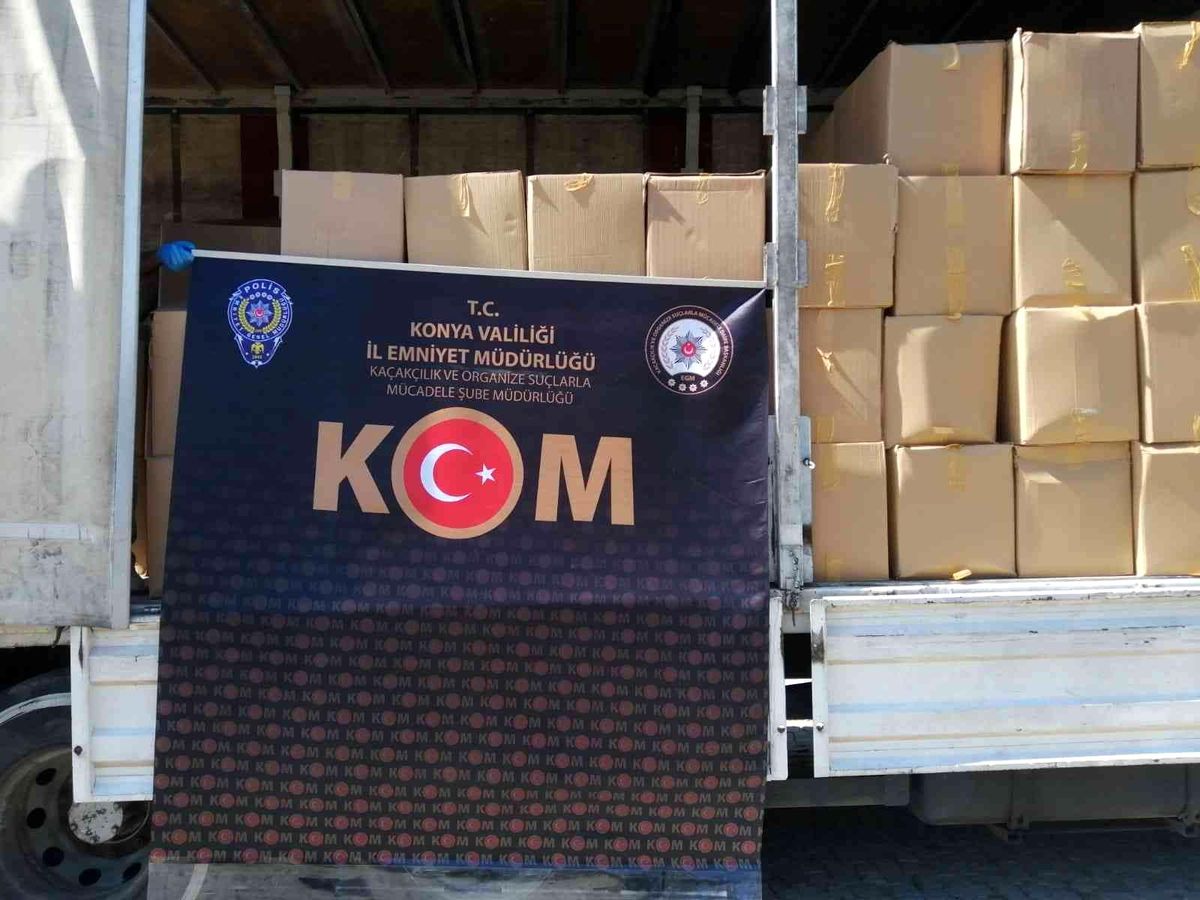 Konya\'da 2 milyon 800 bin lira değerinde doldurulmuş makaron ele geçirildi