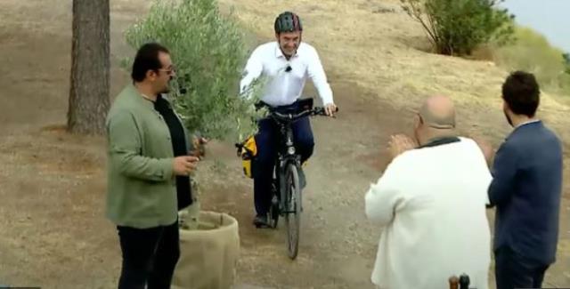 MasterChef Türkiye'ye konuk olan CHP'li Tunç Soyer, programa çok ilginç bir giriş yaptı MasterChef Türkiye'ye konuk olan CHP'li Tunç Soyer, programa çok ilginç bir giriş yaptı