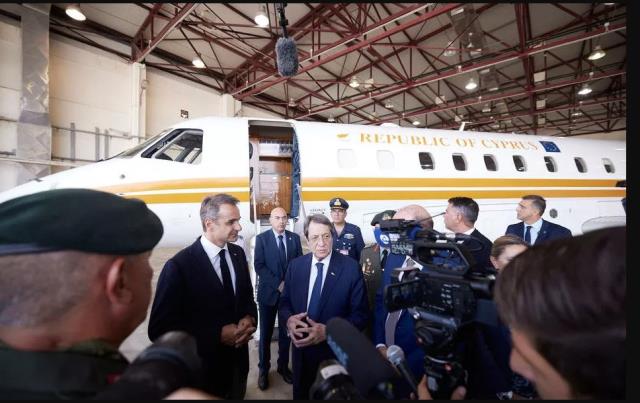 Miçotakis'in Kıbrıs Rum Yönetimi'ne hediye ettiği uçak kriz çıkaracak! Üzerinde 'Kıbrıs Cumhuriyeti' yazıyor