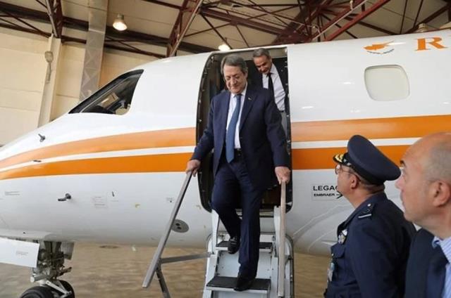 Miçotakis'in Kıbrıs Rum Yönetimi'ne hediye ettiği uçak kriz çıkaracak! Üzerinde 'Kıbrıs Cumhuriyeti' yazıyor