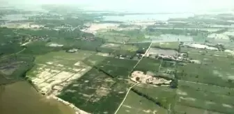 Pakistanlılar sular altında yaşam mücadelesi veriyor