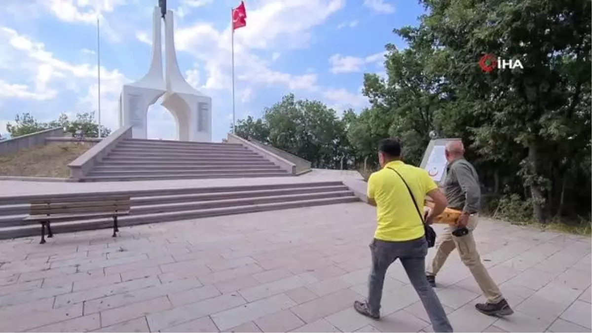 Sakarya Eskikışla Şehitliği\'nden Emet Cevizdere Şehitliği\'ne toprak getirildi