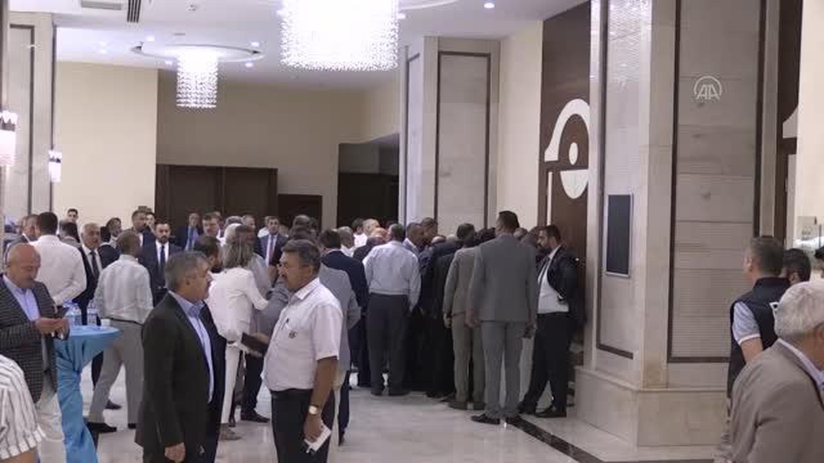 Meral Akşener, Şanlıurfa\'da kanaat önderleri ve iş insanlarıyla buluştu