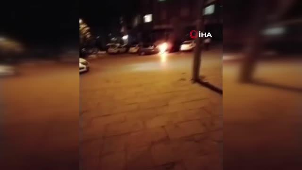 Seyir halindeki araç bir anda alev topuna döndü
