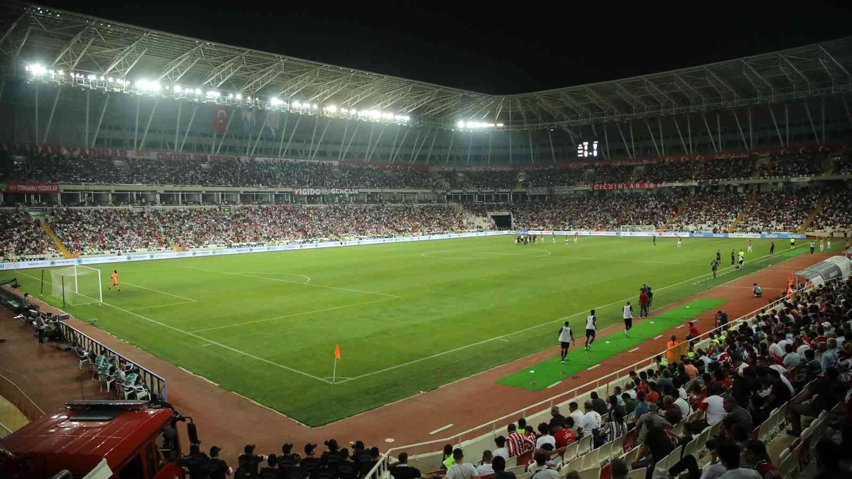 Sivasspor-Slavia Prag maçının biletleri satışa çıktı