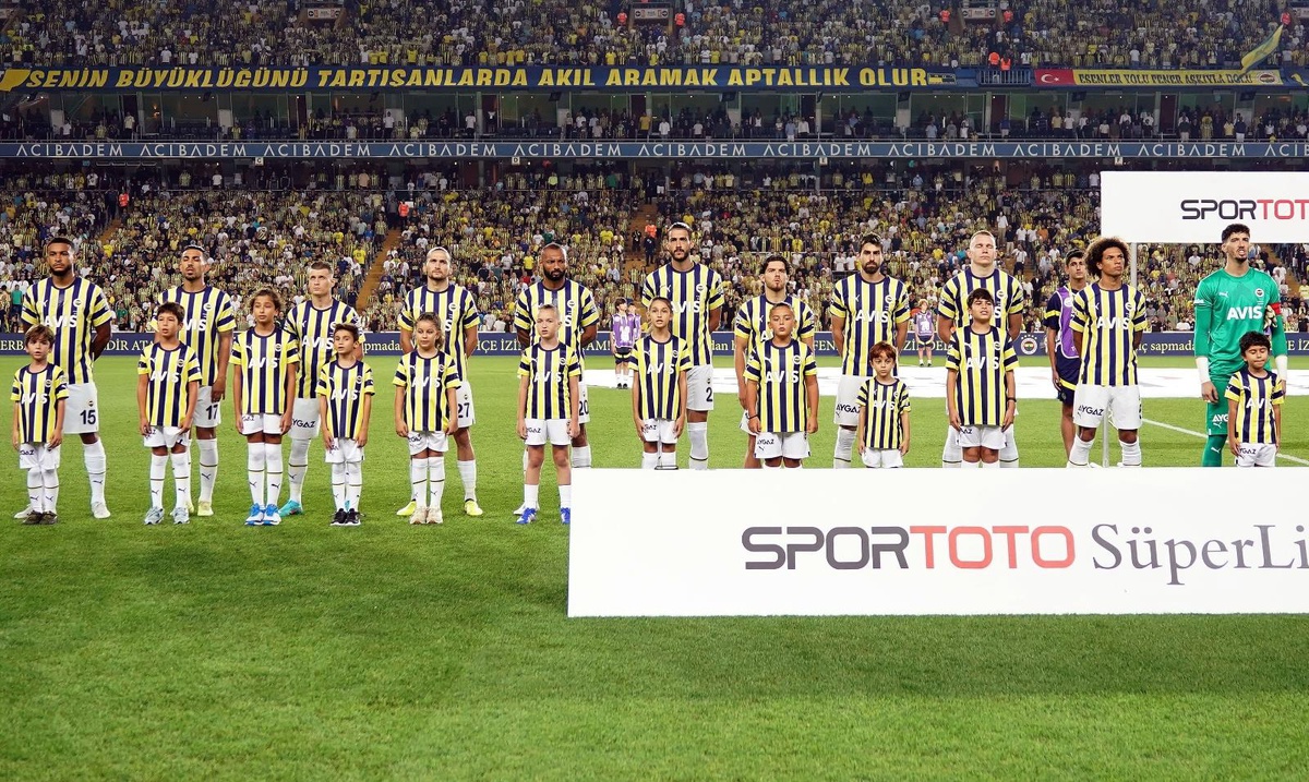 Spor Toto Süper Lig: Fenerbahçe: 1 Kayserispor: 0 (İlk yarı)