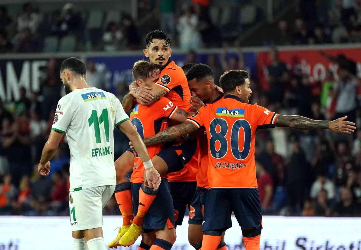 Spor Toto Süper Lig: Medipol Başakşehir: 0 Corendon Alanyaspor: 0 (Maç devam ediyor)