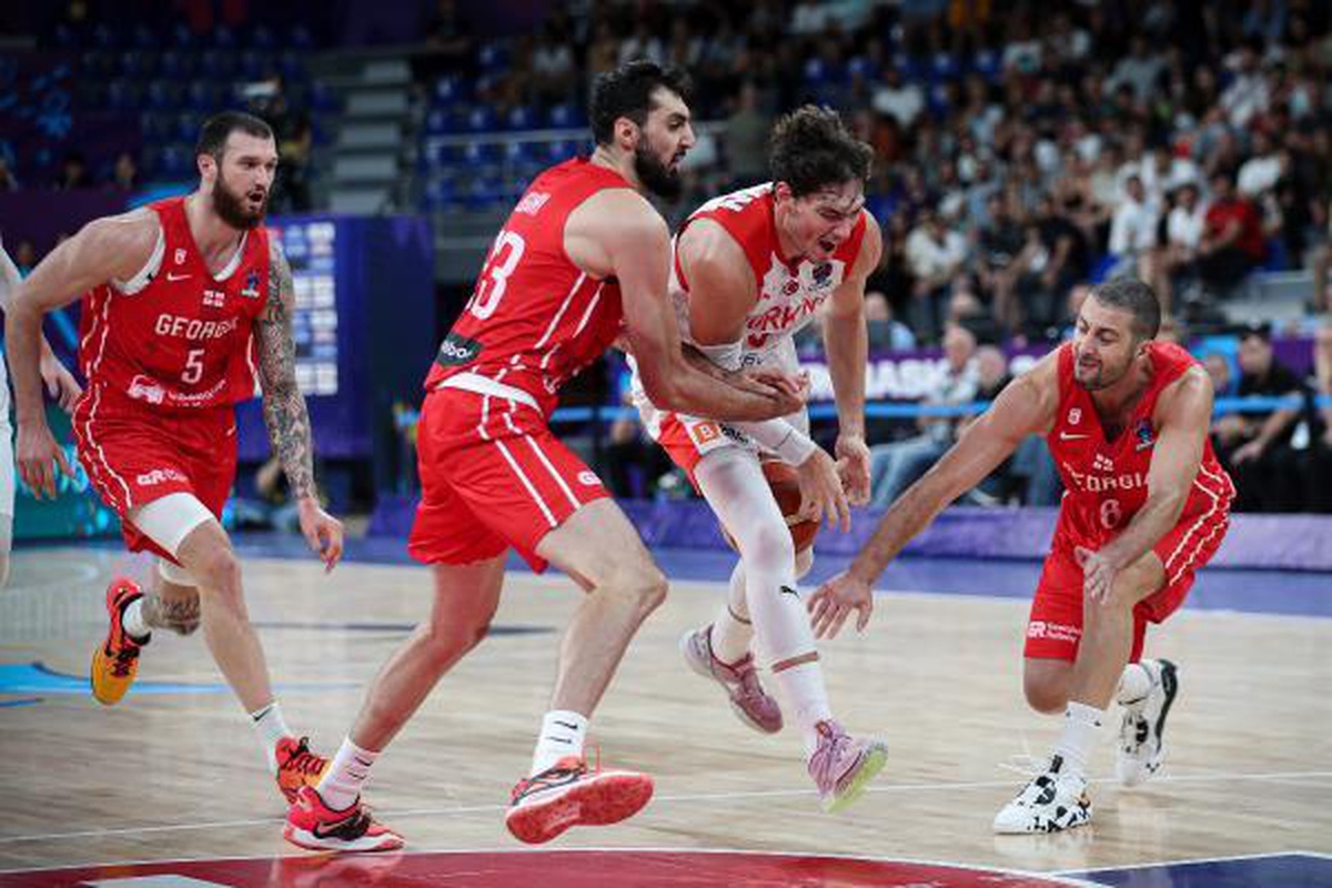 A Milli Erkek Basketbol Takımı\'ndan ilk mağlubiyet
