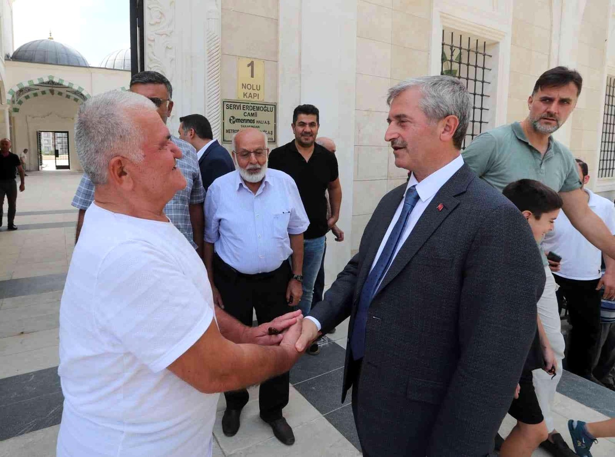 Başkan Tahmazoğlu\'nun esnaf gezileri sürüyor