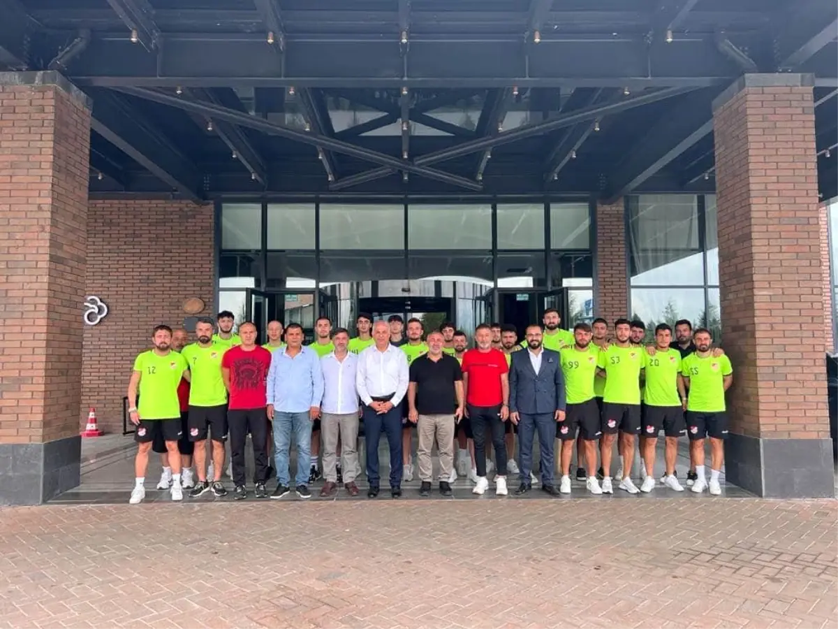 Başkan Yıldırım ve Başkan Yaman Bilecikspor\'u ziyaret etti