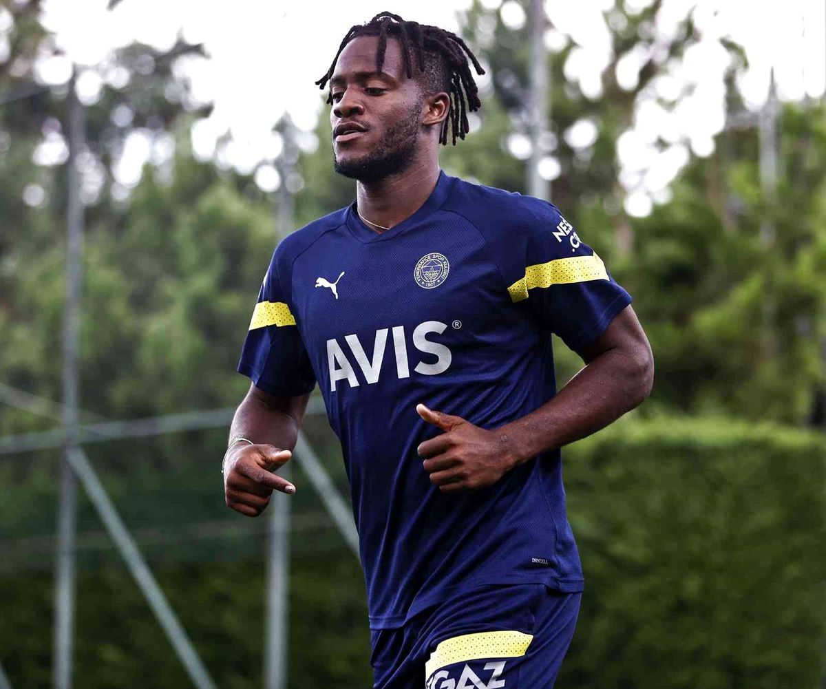 Son dakika haber... Fenerbahçe\'nin yeni transferi Michy Batshuayi çalışmalarına başladı