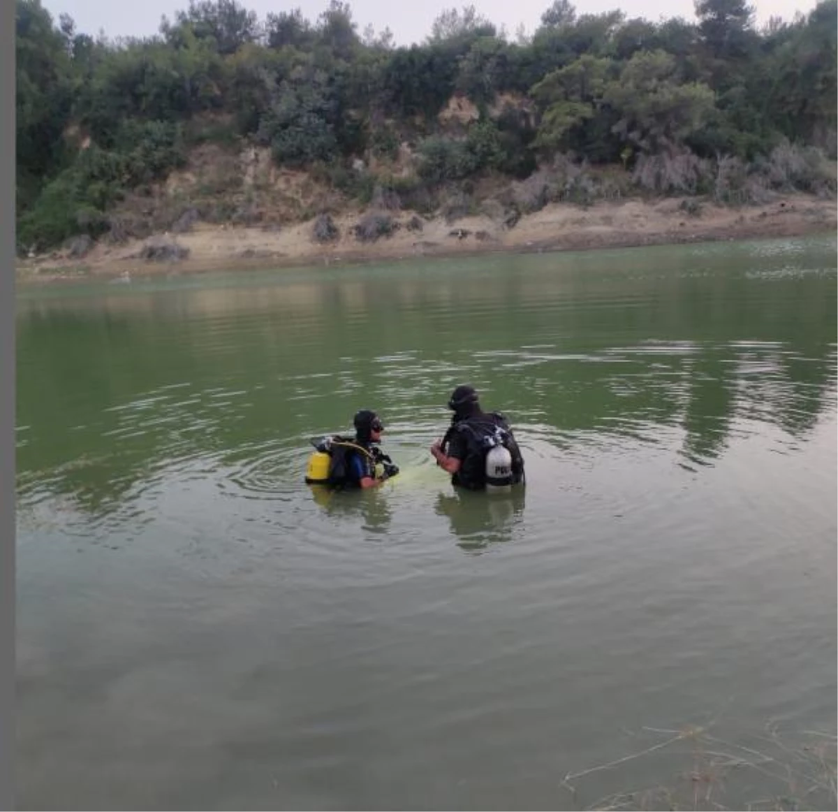 İki kardeş girdikleri gölette boğuldu