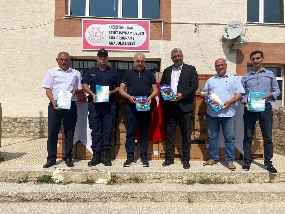 İstanbul Eskişehirliler Derneği\'nden 2 bin kitap desteği