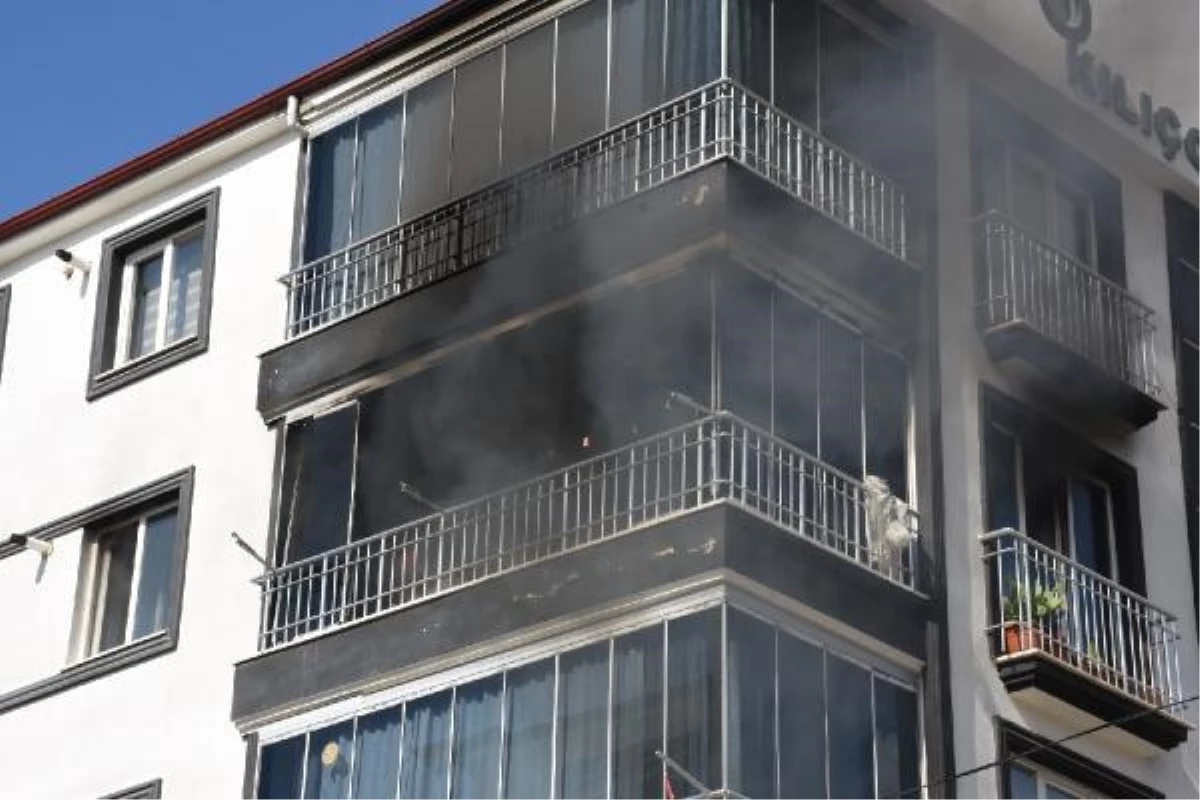 Kırıkkale\'de 4 katlı binada yangın