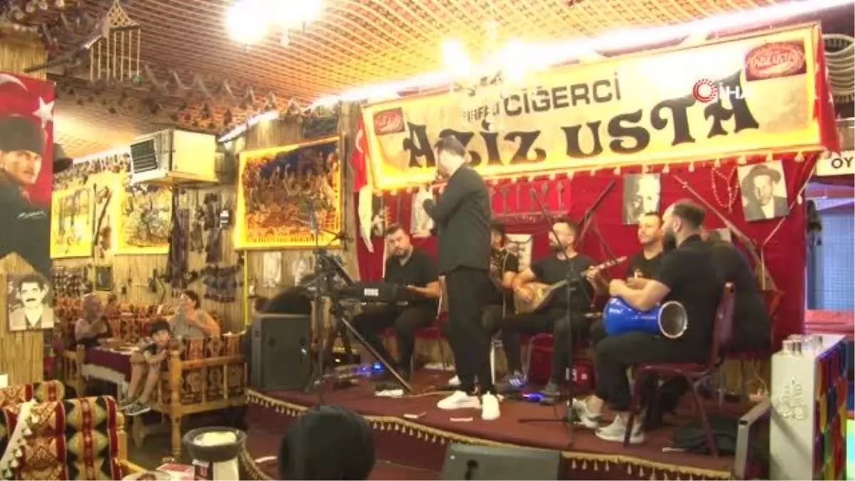 Şarkıcı Hüseyin Tatlı: "Abim, \'İmparator\' olma özelliğini akşam sahneye çıkarak gösterdi"