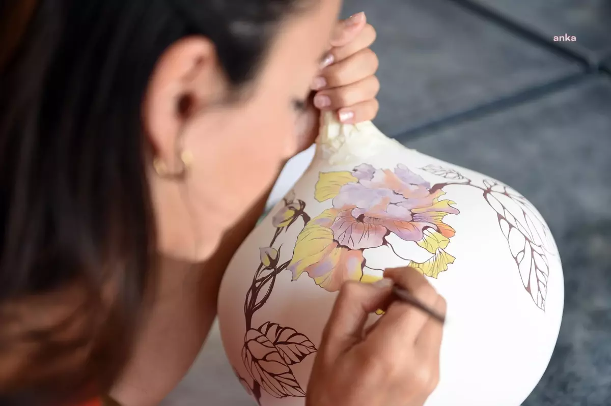 Adana yerel haberi | Seyhan Sanat Evi\'nde Kadın Emeği Sanata Dönüşüyor