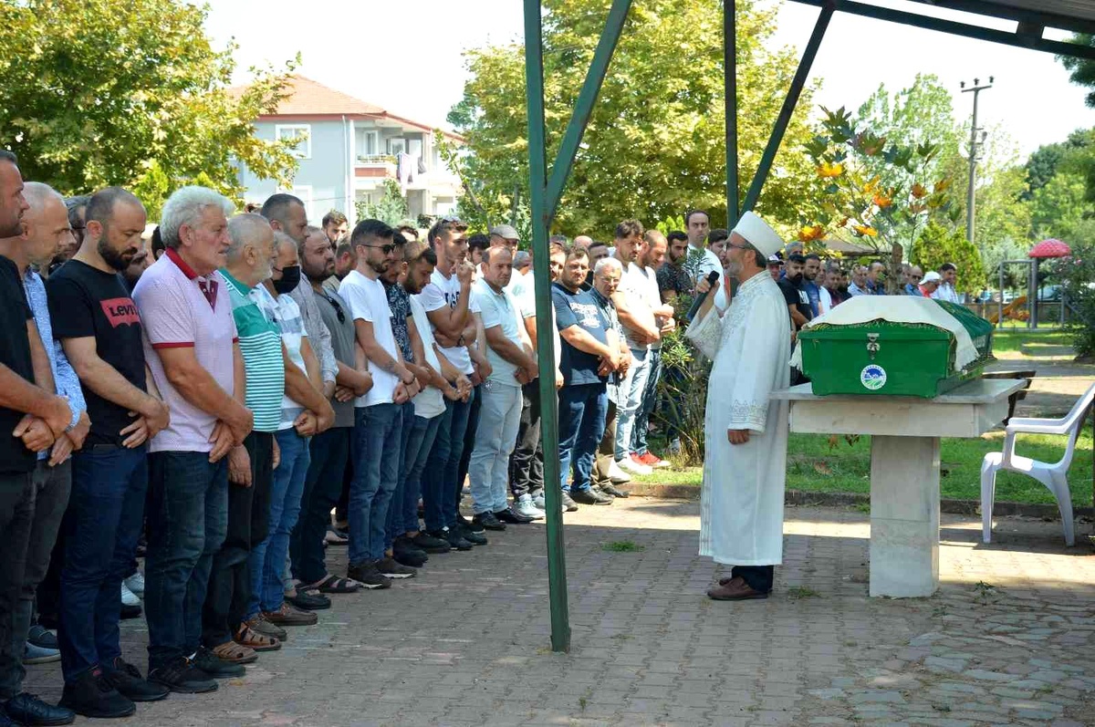 Solunum yetmezliğinden hayatını kaybetti, yakınları sudan etkilendiğini iddia etti