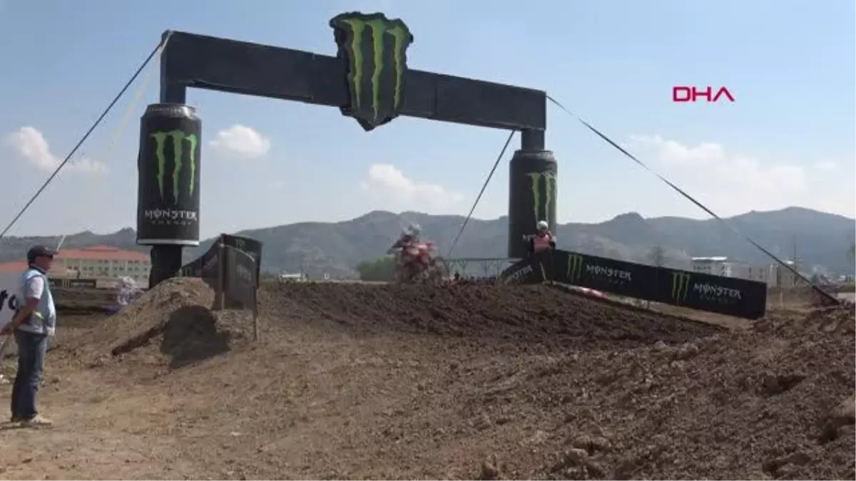 Dünya Motokros Şampiyonası\'nın Türkiye etabını Tim Gajser kazandı