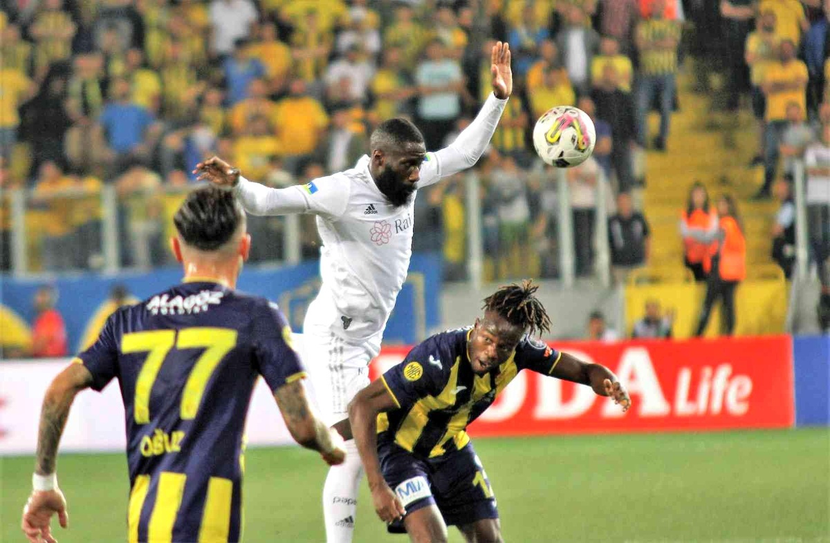 Spor Toto Süper Lig: MKE Ankaragücü: 0 Beşiktaş: 0 (Maç devam ediyor)