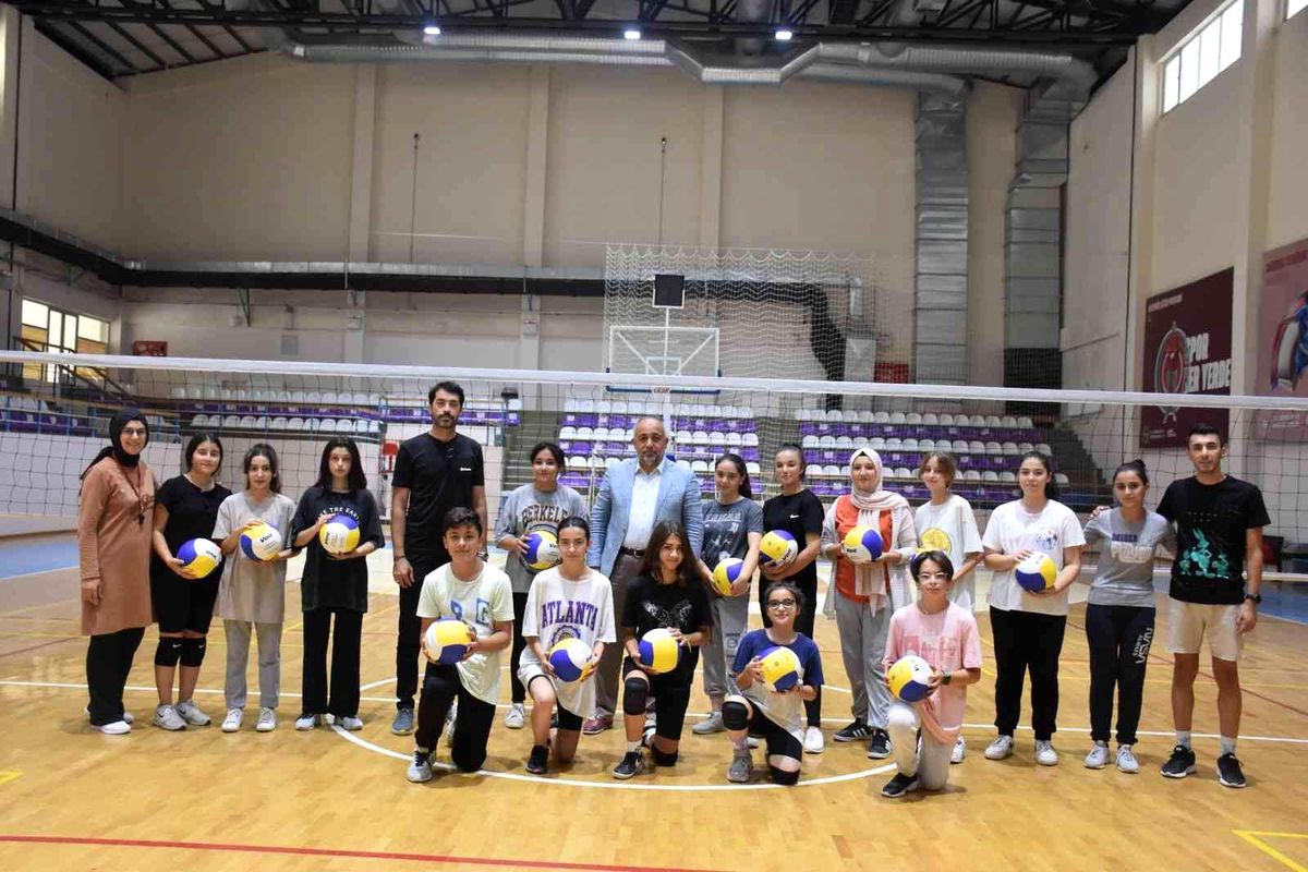 Afyonkarahisar\'da ücretsiz spor eğitimleri devam ediyor