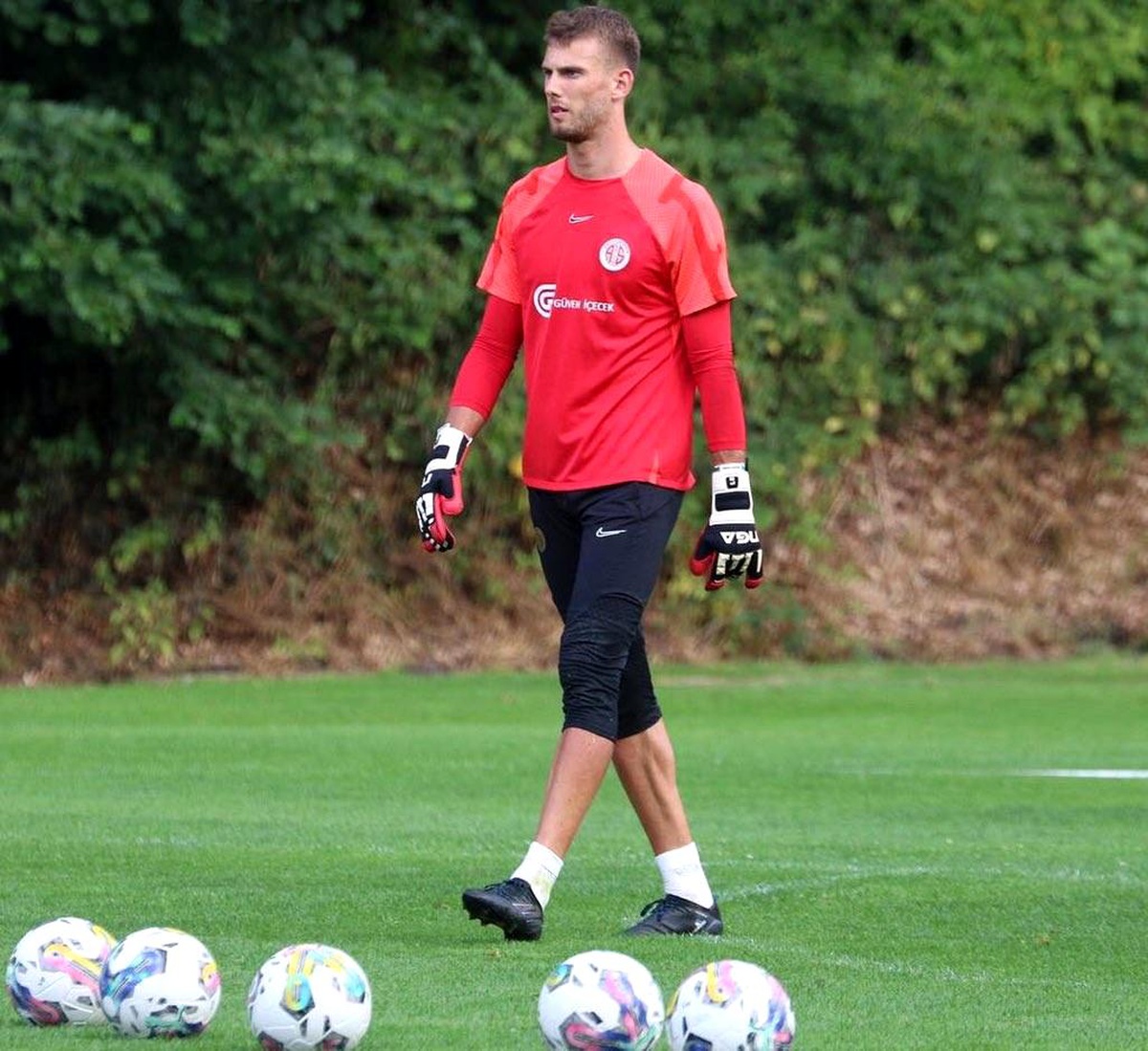 Antalyaspor, kaleci Sousa\'yı Bodrumspor\'a kiraladı