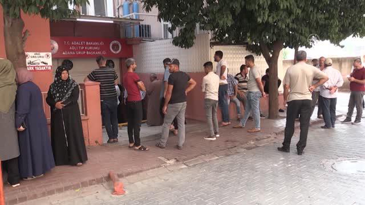 Adana\'da boğulan iki kardeşin cenazeleri ailelerine teslim edildi