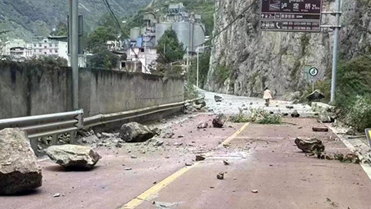 Çin\'in Sichuan Eyaletinde Meydana Gelen Depremde 46 Kişi Hayatını Kaybetti