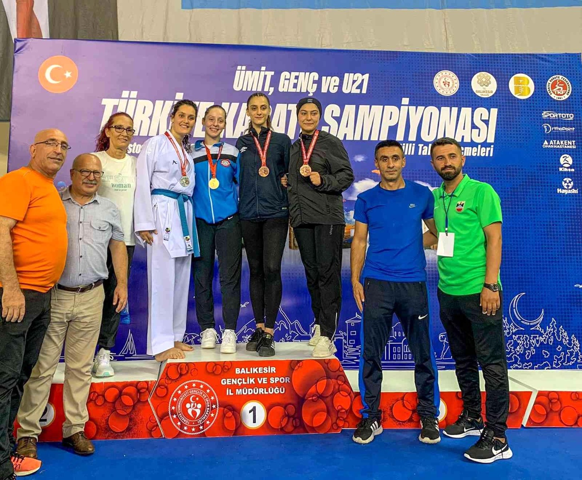 Diyarbakır Büyükşehir Belediyesi eğitmeni Dünya Karate Şampiyonası yolunda