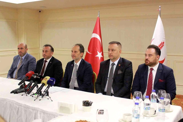 Yeniden Refah Partisi kararını verdi! Seçimlerde kendi Cumhurbaşkanı adaylarını çıkaracaklar Yeniden Refah Partisi kararını verdi! Seçimlerde kendi Cumhurbaşkanı adaylarını çıkaracaklar