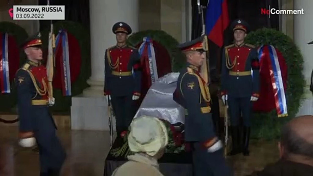 Gorbaçev son yolculuğuna uğurlanıyor, Putin cenaze törenine katılmıyor