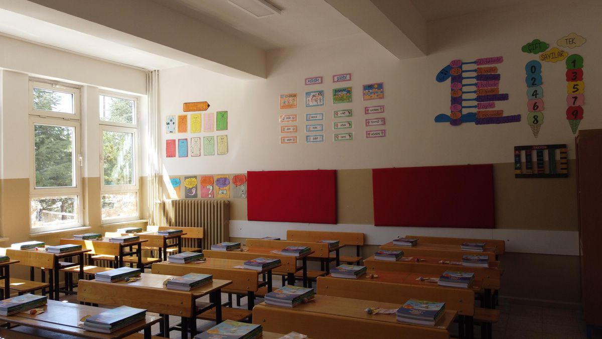 Isparta\'da öğrencilere 458 bin 471 yardımcı kitap ücretsiz dağıtılacak