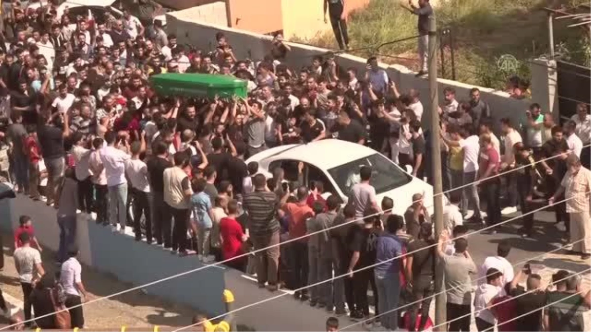 Hatay\'da kavgada hayatını kaybeden gencin cenazesi Suriye\'ye gönderildi