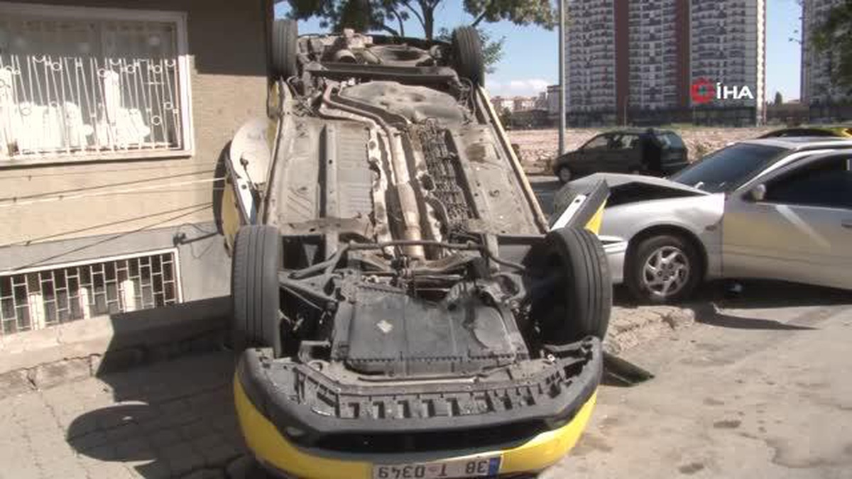 Kayseri\'de otomobille çarpışan taksi takla attı: 1 yaralı