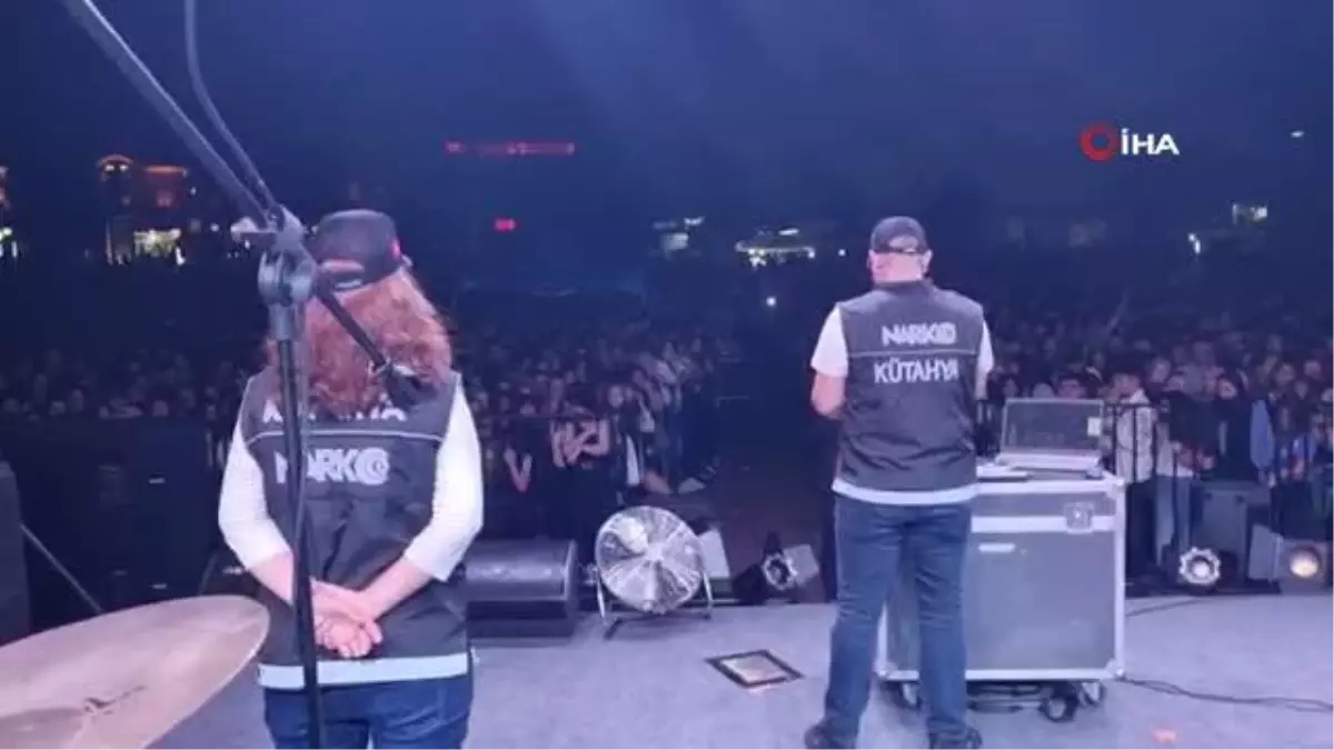 Konser izleyicileri uyuşturucu ile mücadele konusunda bilgilendirildi