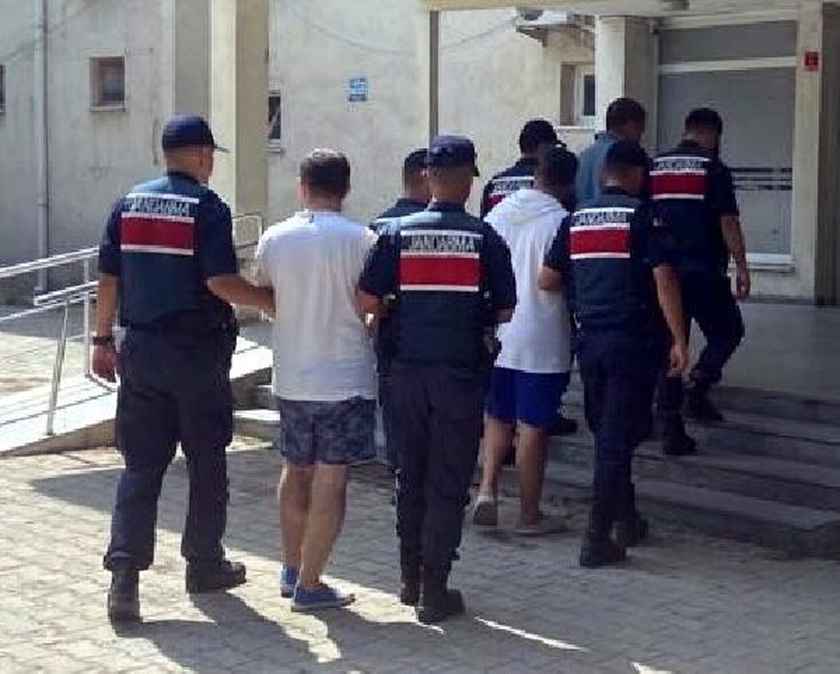 Midilli\'ye kaçma hazırlığındaki 2 FETÖ şüphelisi ile 1 organizatör tutuklandı