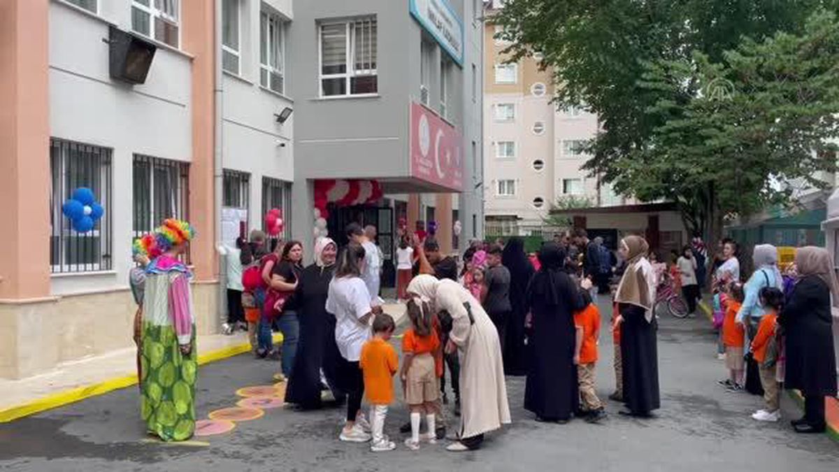 İstanbul\'daki okullarda uyum eğitimi başladı