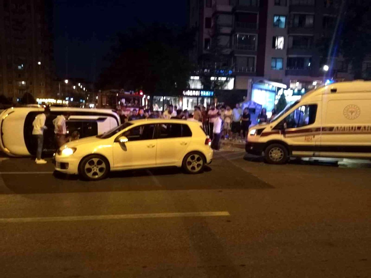 Otomobiller çarpıştı: 1 yaralı