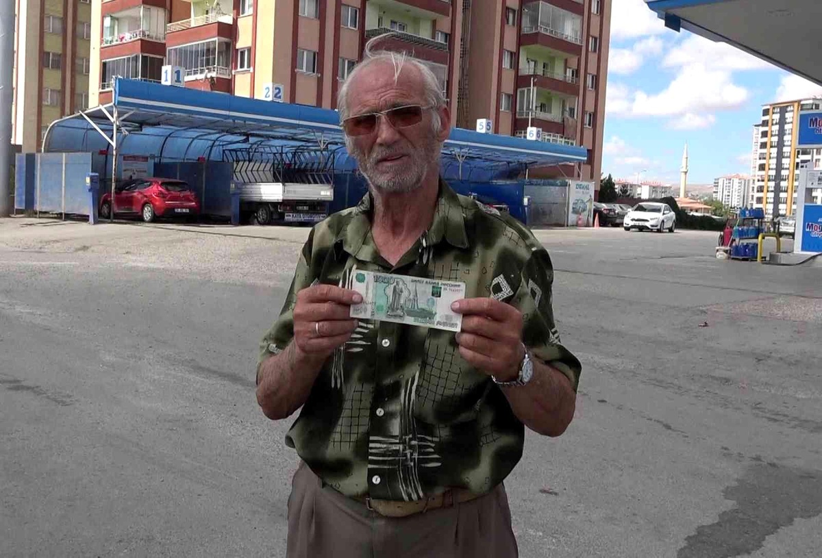 Paraları Türkiye\'de geçmedi, polisten yardım istediler