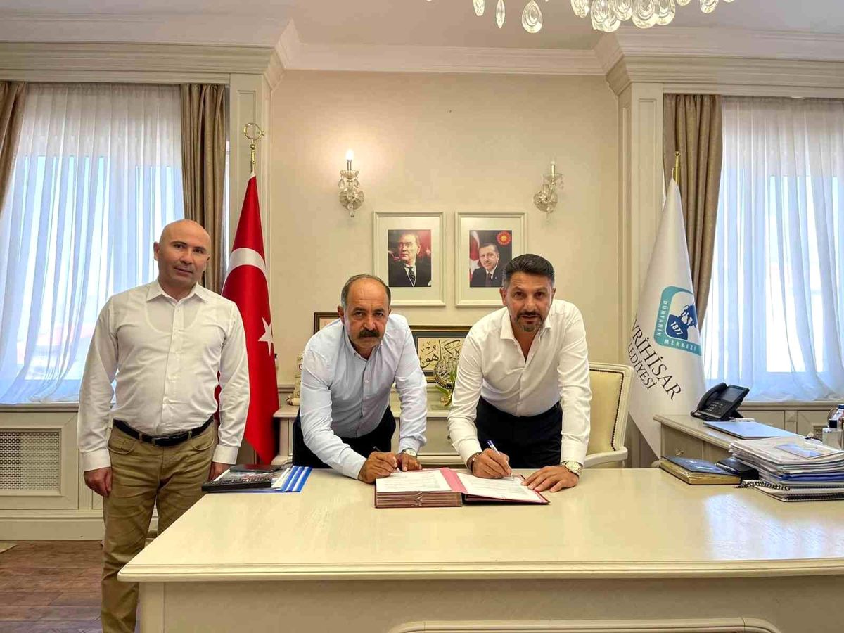 Sivrihisar Belediyesi\'nde toplu iş sözleşmesi sevinci