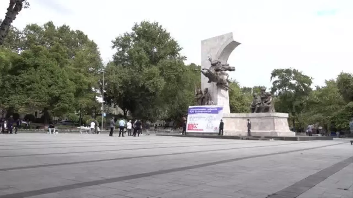 İstanbul\'da STK\'lerden "Aileni ve neslini koru, sapkınlığa dur de" mitingi