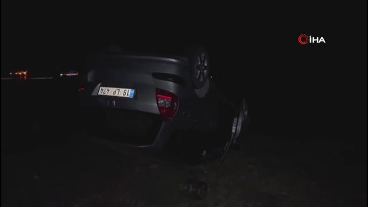 Takla atan otomobildeki 2 kişi yaralandı