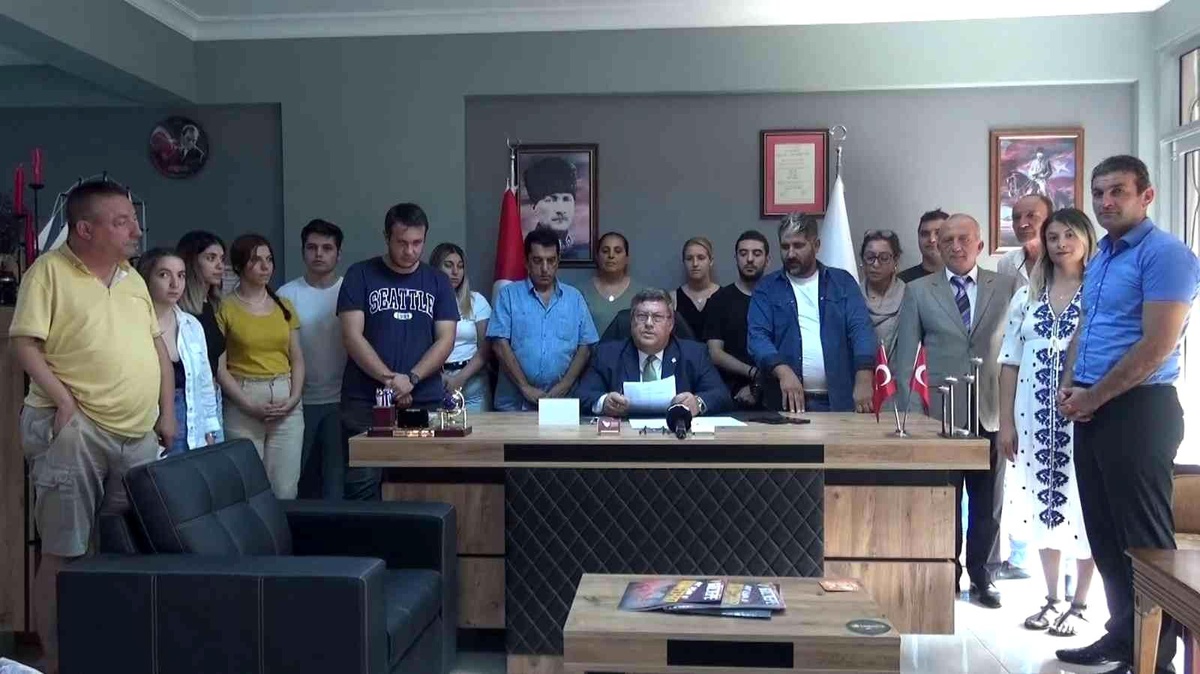 TDP İzmir İl Başkanı ve 12 ilçe başkanı istifa etti