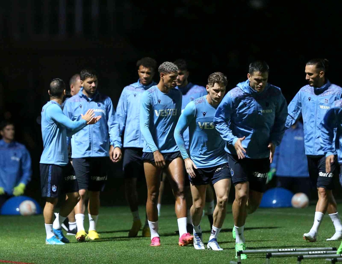 Trabzonspor yağmur altında çalıştı