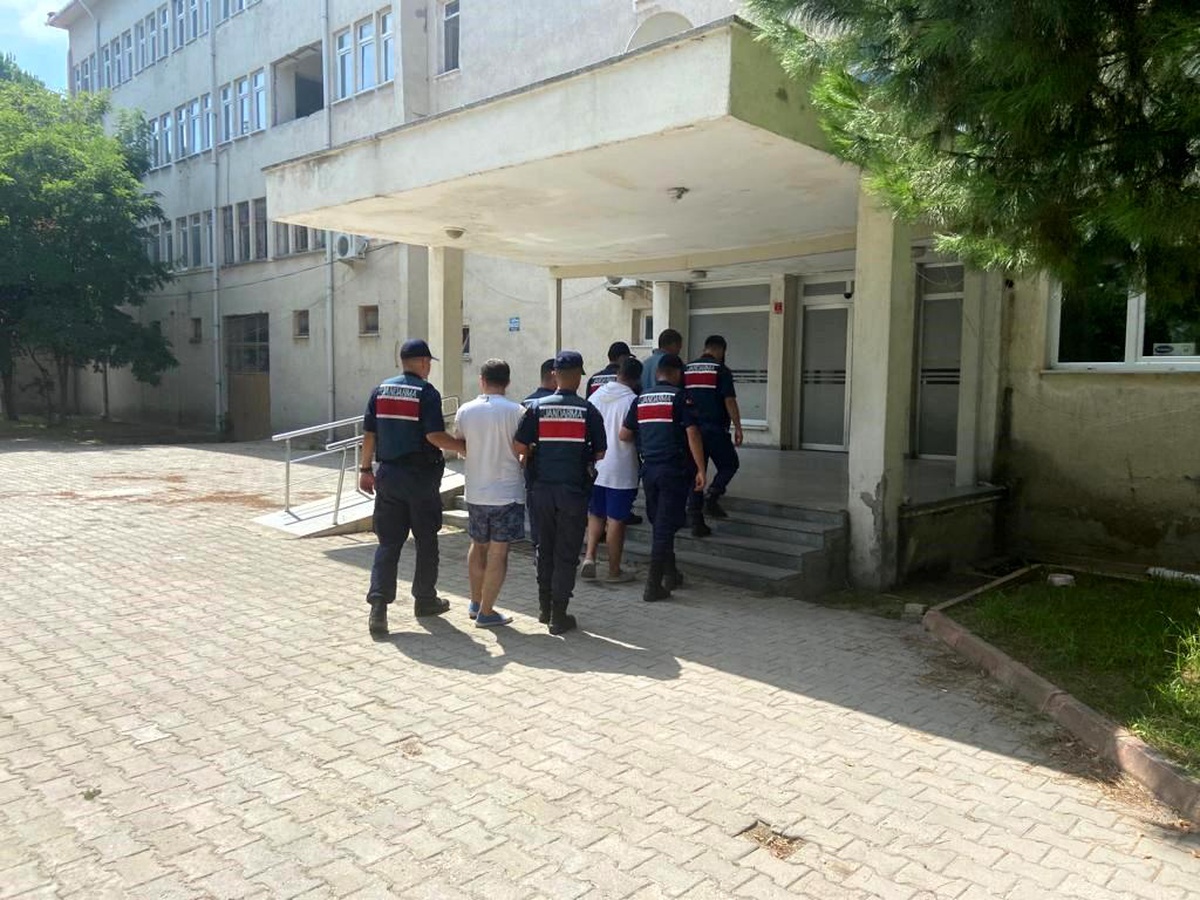Yunanistan\'a kaçmak üzereyken yakalanan FETÖ şüphelileri tutuklandı